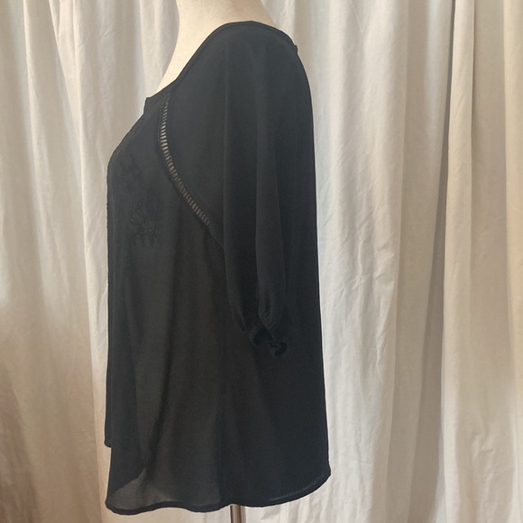 Gorgeous boho sheer black eyelet blouse, puff sleeve black , size XS - Picture 6 of 9